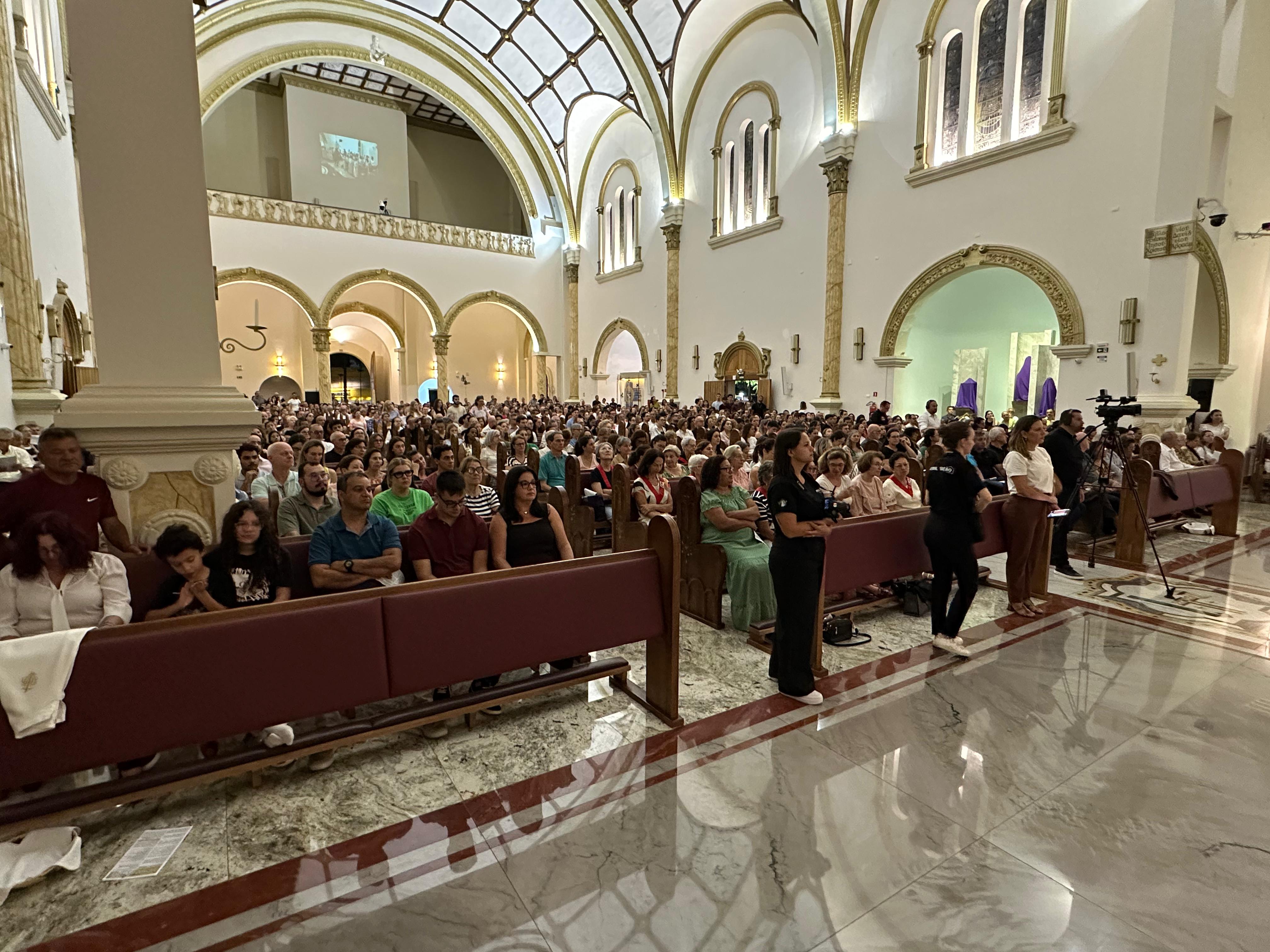 Missa do Lava-Pés lota Catedral e abre celebrações do Tríduo Pascal