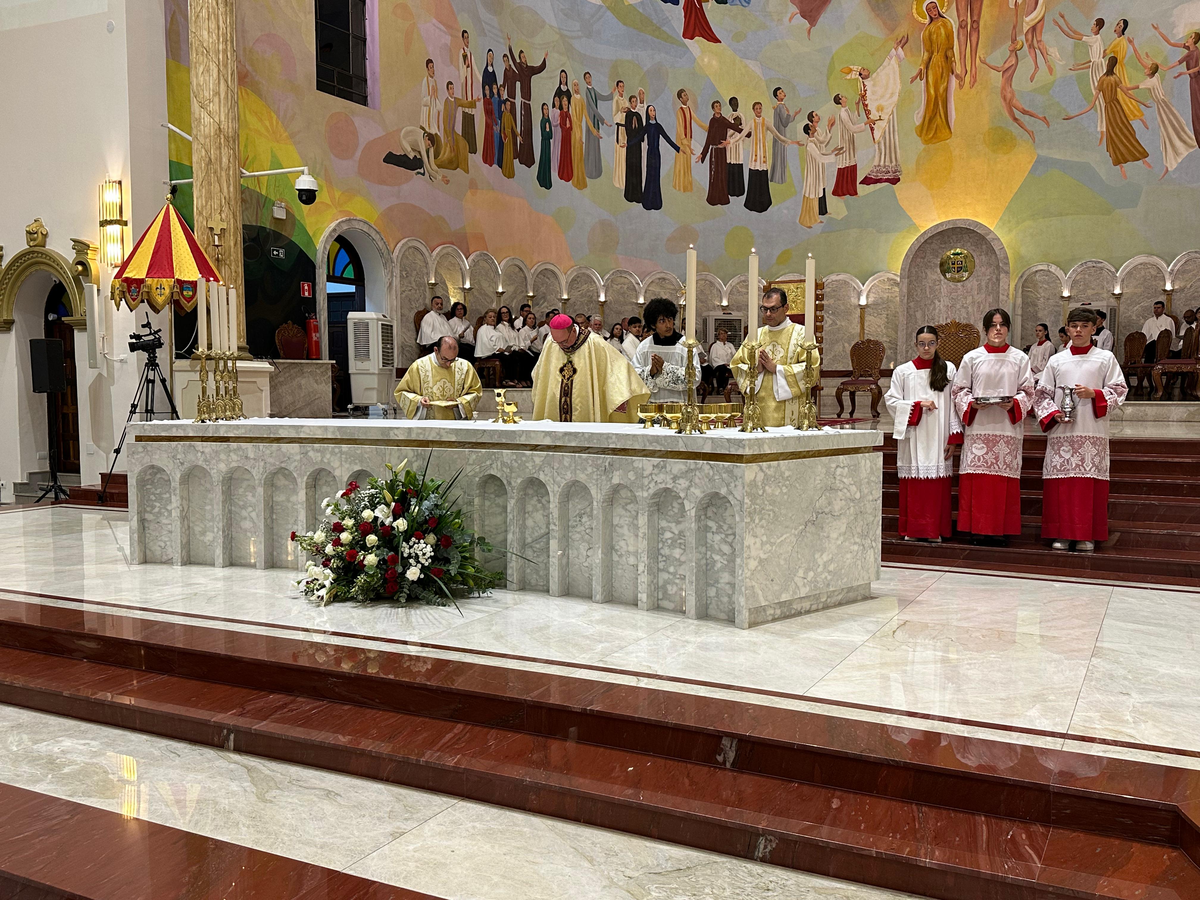 Missa do Lava-Pés lota Catedral e abre celebrações do Tríduo Pascal