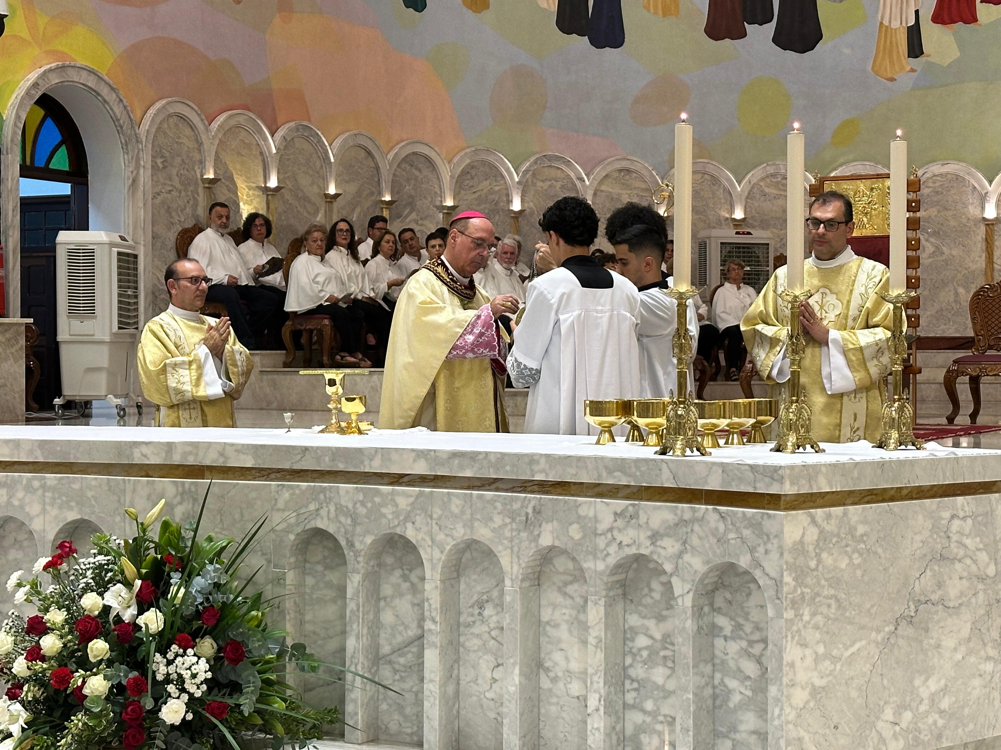 Missa do Lava-Pés lota Catedral e abre celebrações do Tríduo Pascal