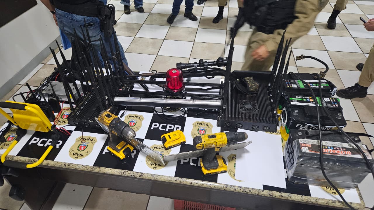 PM e Civil prendem suspeitos de assaltar ônibus e caminhões na PR-444