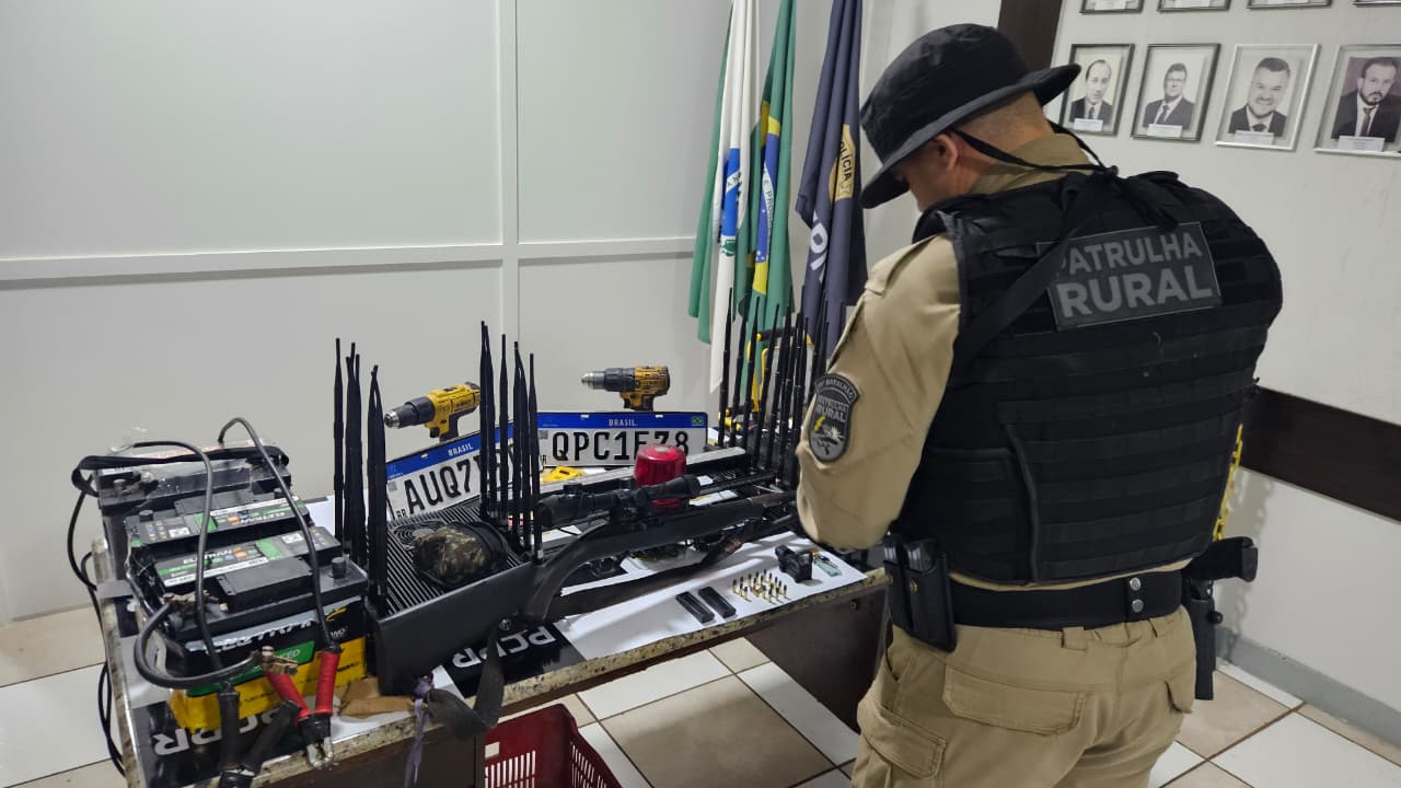 PM e Civil prendem suspeitos de assaltar ônibus e caminhões na PR-444