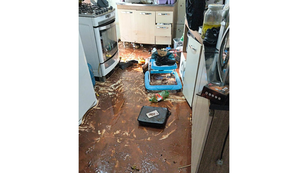 Prefeitura mobiliza equipes após chuvas intensas e atende famílias afetadas em Apucarana