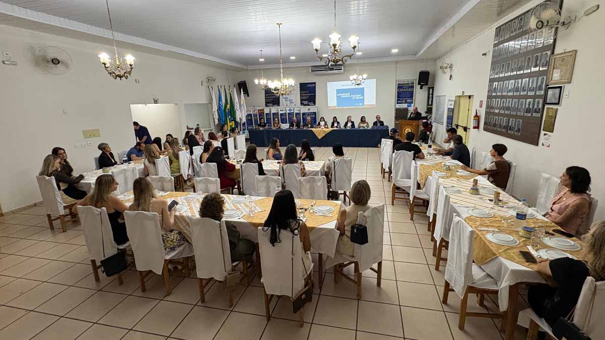 Rotary Club Integração e Ivaiporã prestam homenagem a mulheres; veja fotos