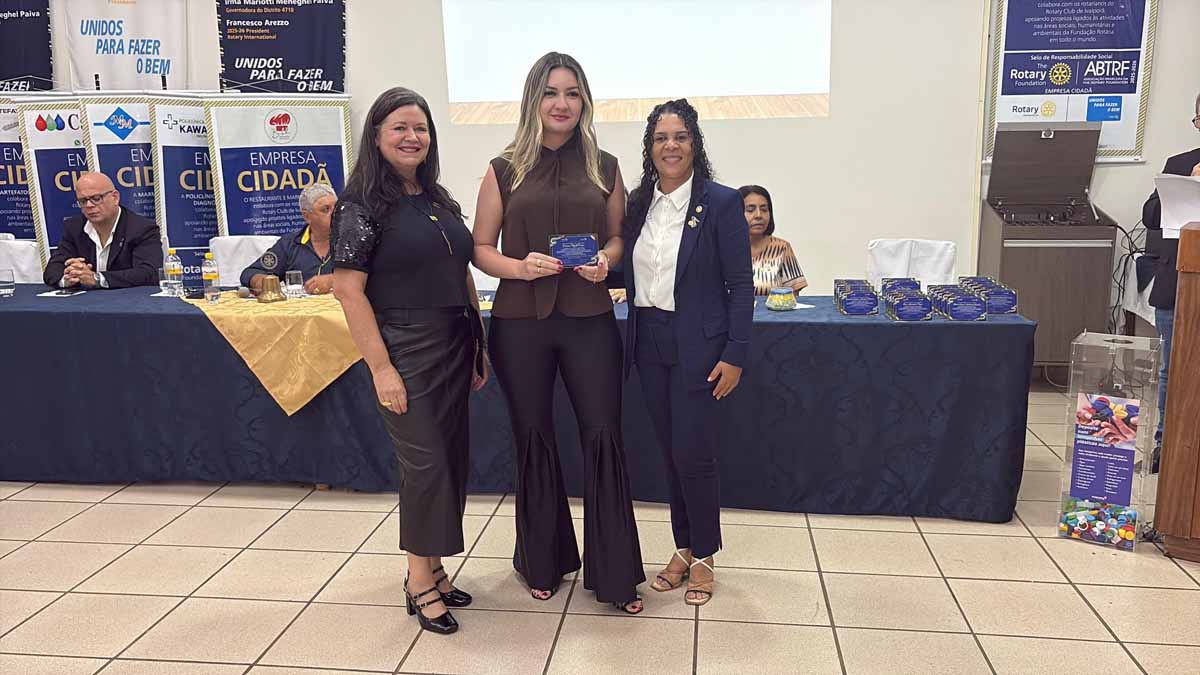 Rotary Club Integração e Ivaiporã prestam homenagem a mulheres; veja fotos