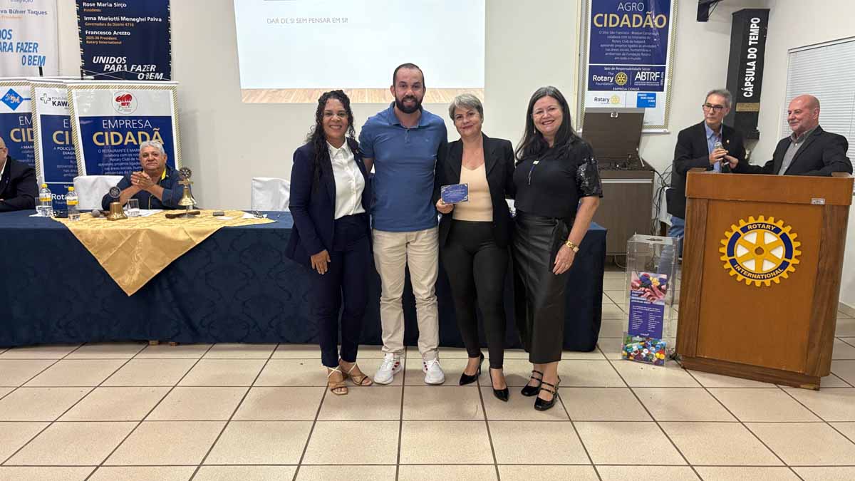 Rotary Club Integração e Ivaiporã prestam homenagem a mulheres; veja fotos