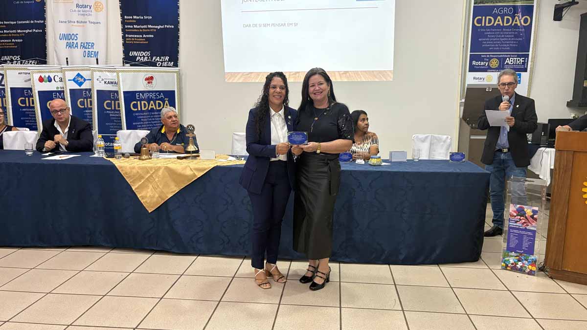 Rotary Club Integração e Ivaiporã prestam homenagem a mulheres; veja fotos