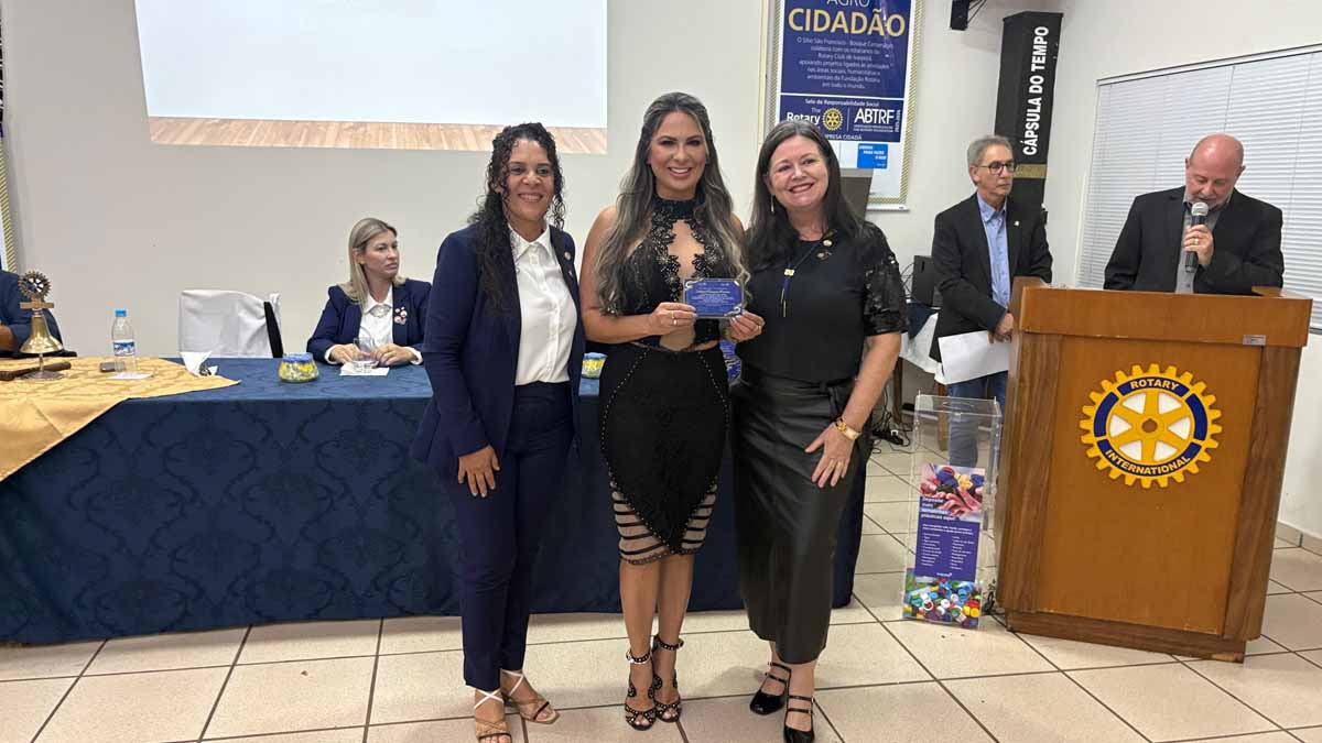 Rotary Club Integração e Ivaiporã prestam homenagem a mulheres; veja fotos