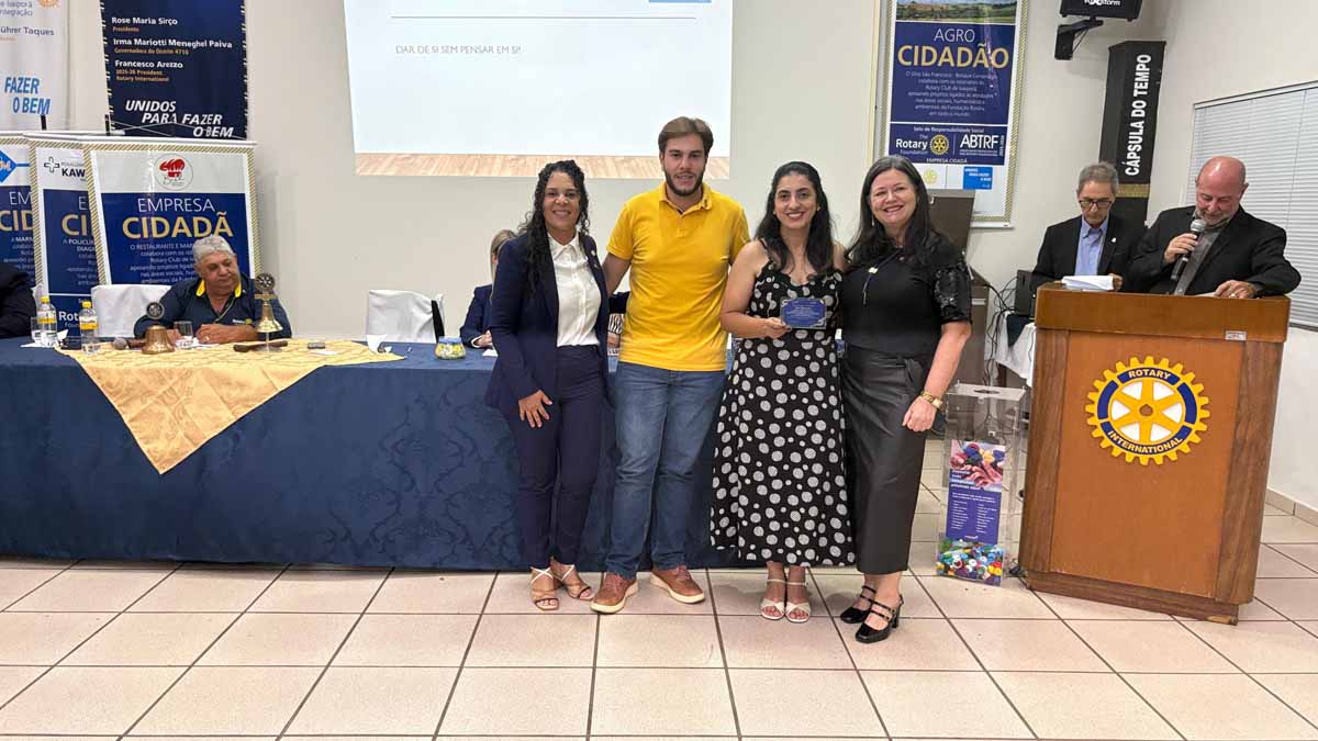 Rotary Club Integração e Ivaiporã prestam homenagem a mulheres; veja fotos