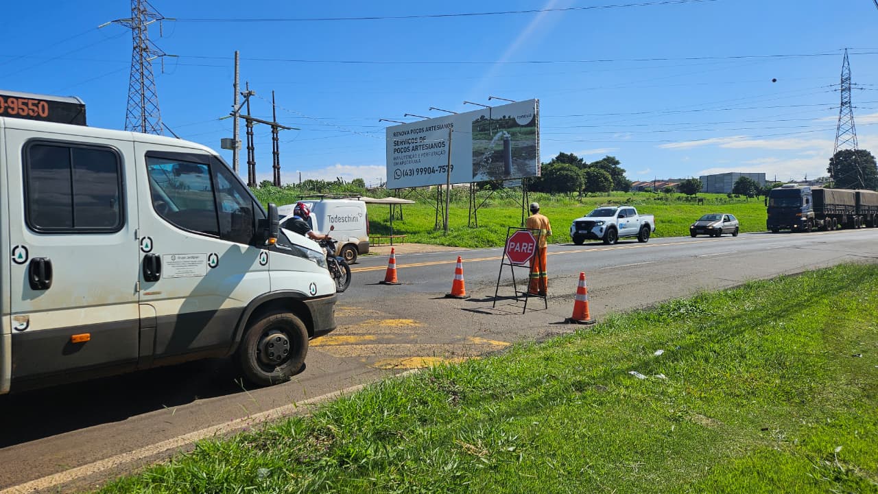 Sistema 'pare e siga' volta a funcionar na Avenida Brasil em Apucarana