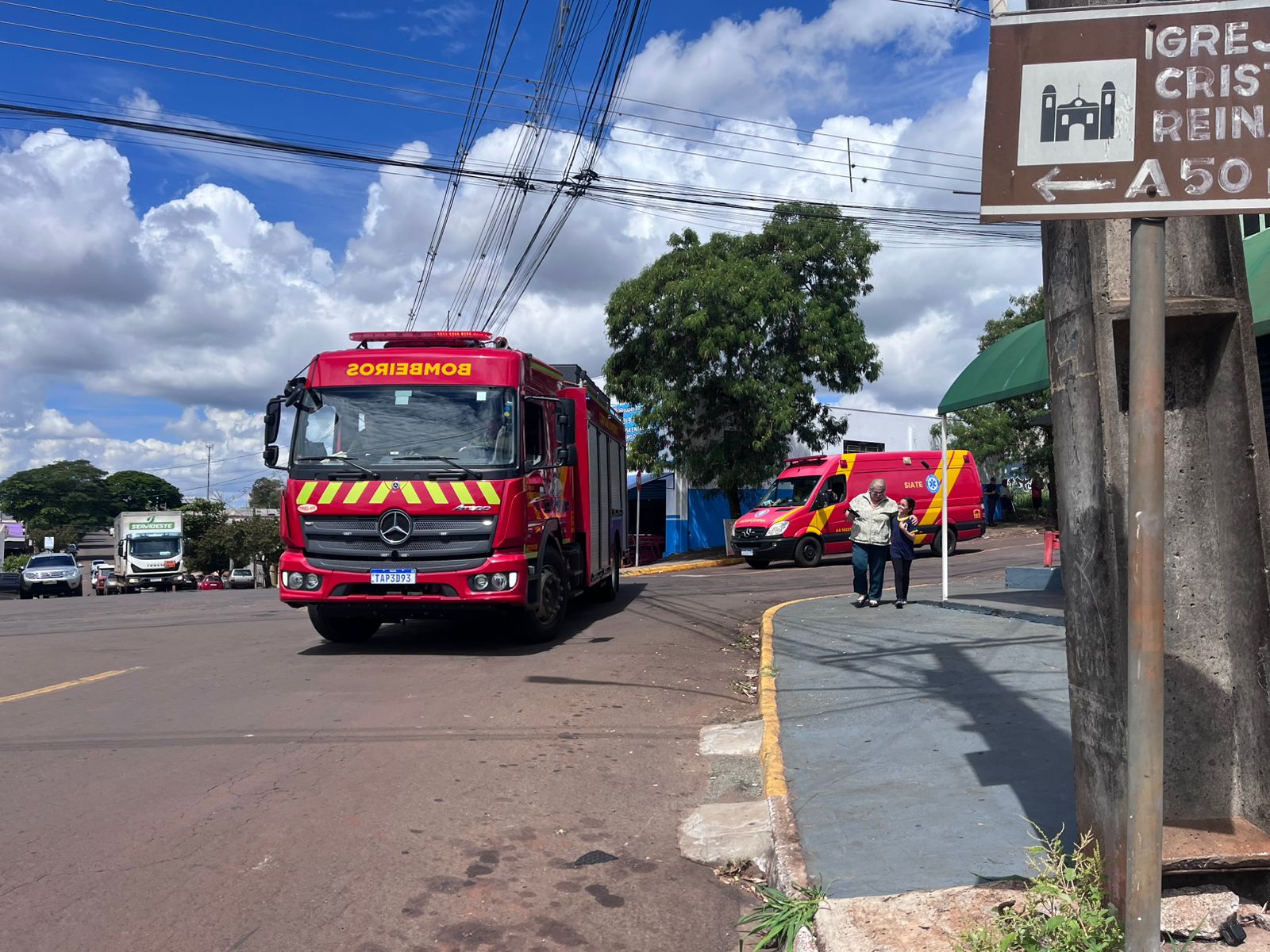 "Tentei achar a ré, mas não deu tempo", diz motorista de carro atingido por trem em Apucarana