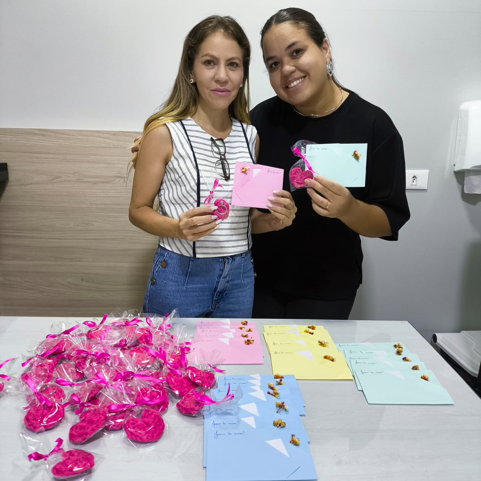 Ações voluntárias levam música e 'dia de spa' para mães internadas em hospitais de Apucarana