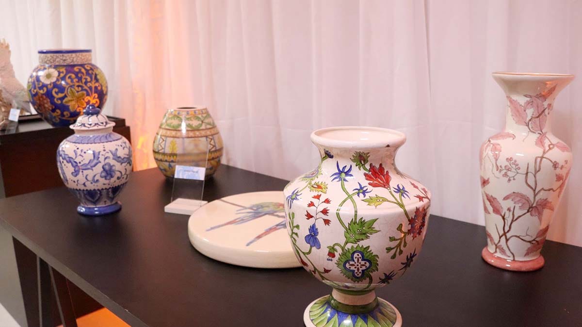Exposição de pintura em faiança e porcelana em Ivaiporã segue até sexta-feira