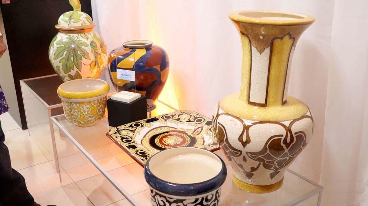 Exposição de pintura em faiança e porcelana em Ivaiporã segue até sexta-feira