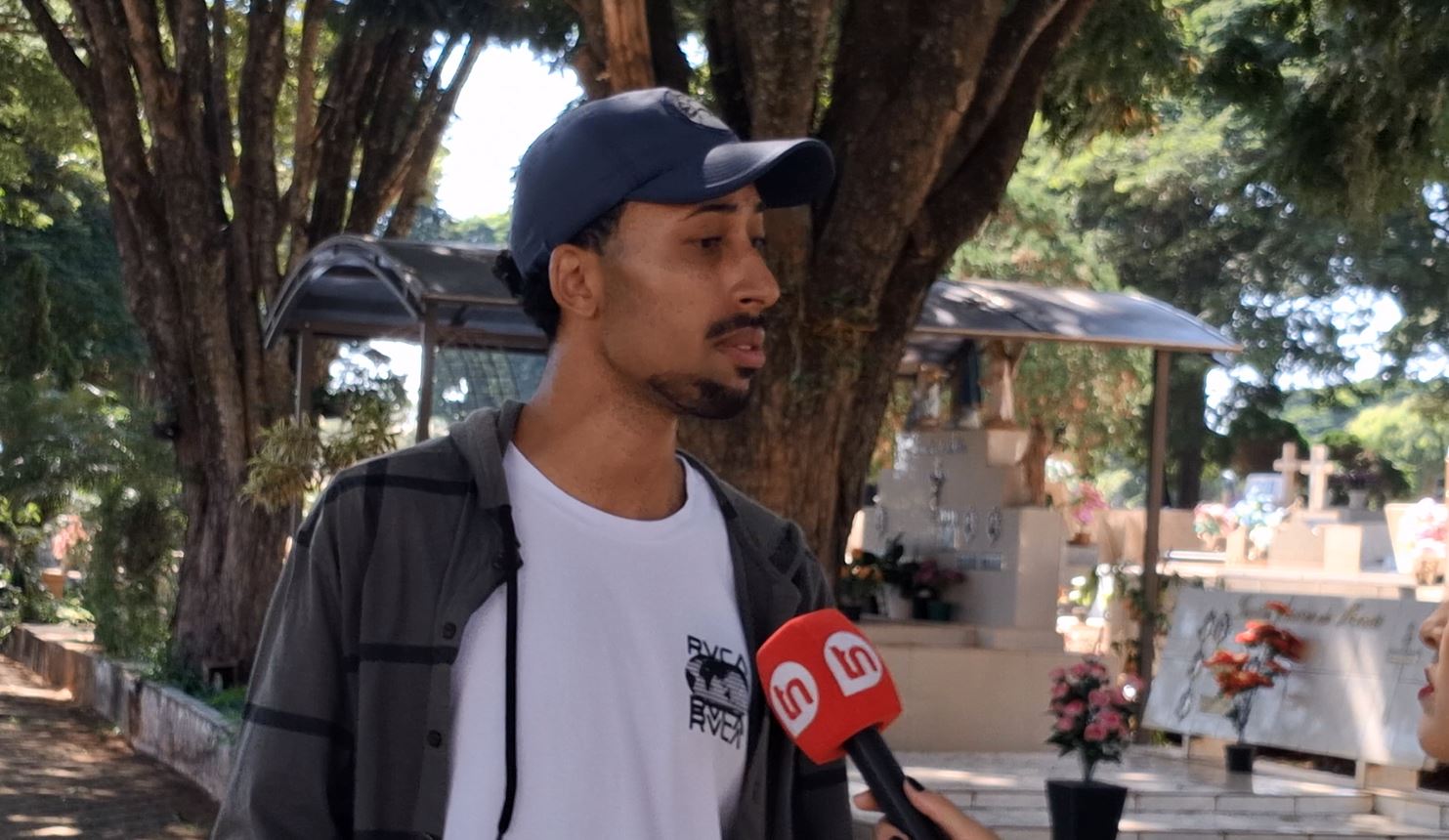 Família denuncia sumiço de restos mortais de cemitério em Arapongas (PR); veja