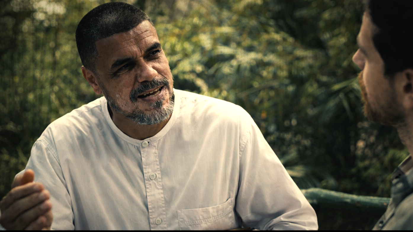Mauricio Machado como Corrêa Azambuja.