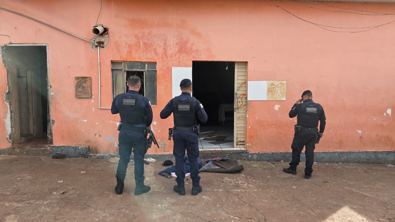 Prefeitura de Apucarana interdita a "Vila do Chaves"; veja imagens do local