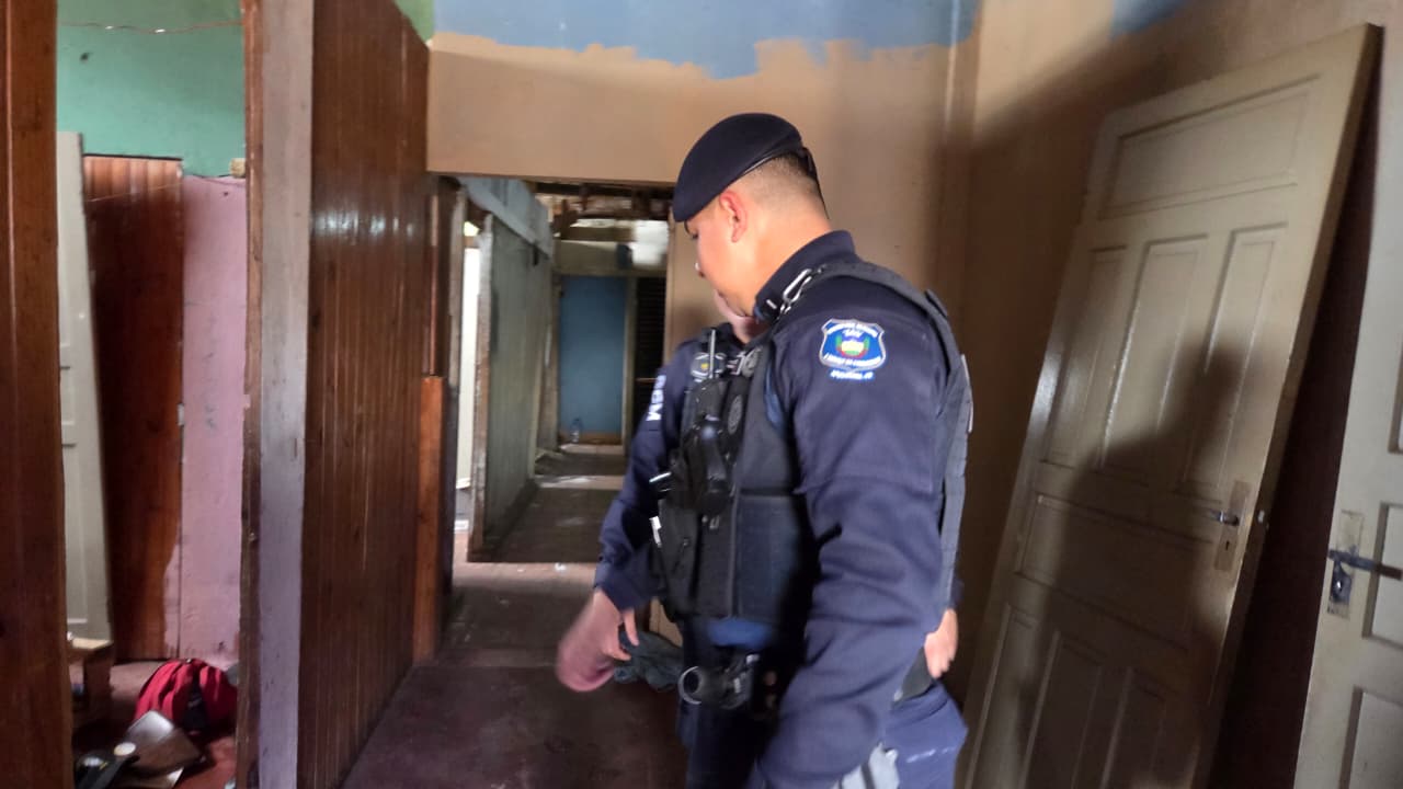 Prefeitura de Apucarana interdita a "Vila do Chaves"; veja imagens do local
