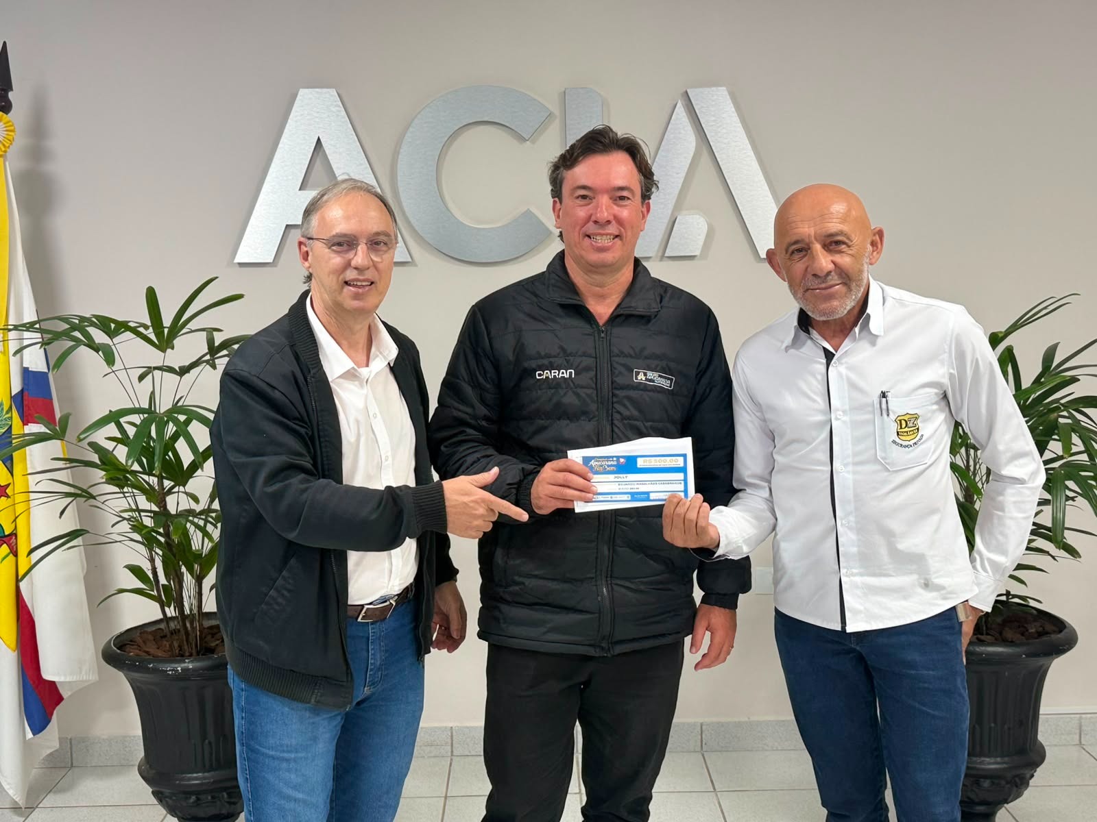 Acia entrega prêmios da campanha de Dia das Mães em Apucarana; veja fotos