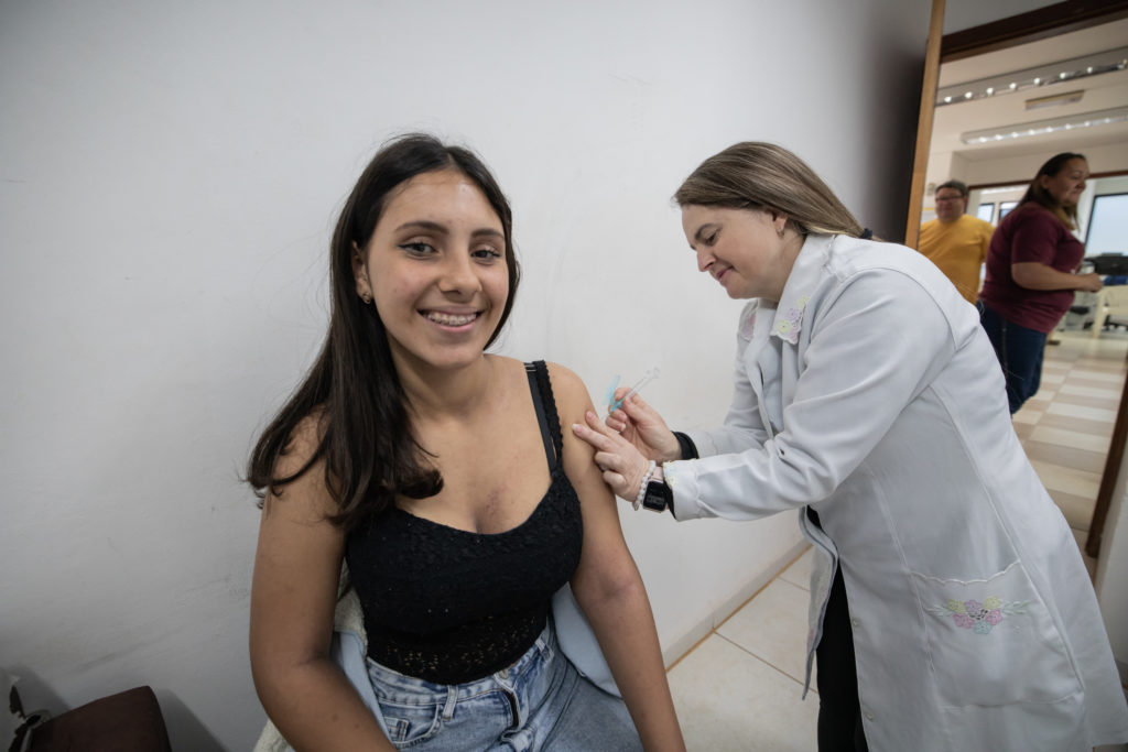 Apucarana amplia vacinação contra a gripe para crianças acima de 6 anos e adolescentes até 17 anos