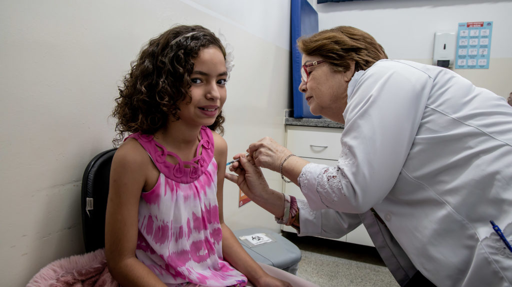 Apucarana amplia vacinação contra a gripe para crianças acima de 6 anos e adolescentes até 17 anos