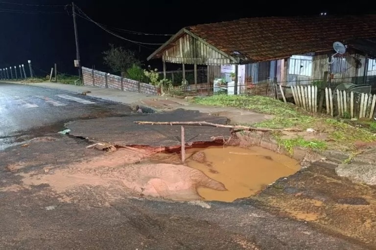 Chuva torrencial e granizo causam prejuízos em municípios do Noroeste do PR