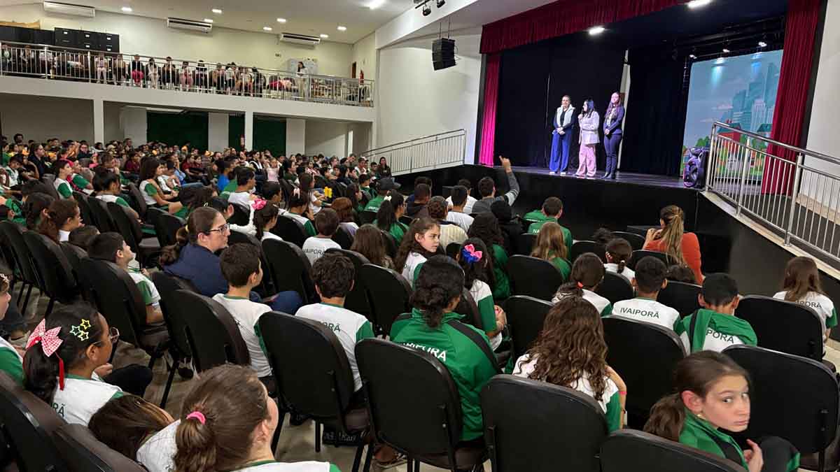 Dia de Combate ao Abuso Sexual mobiliza Ivaiporã com teatro e alerta às famílias