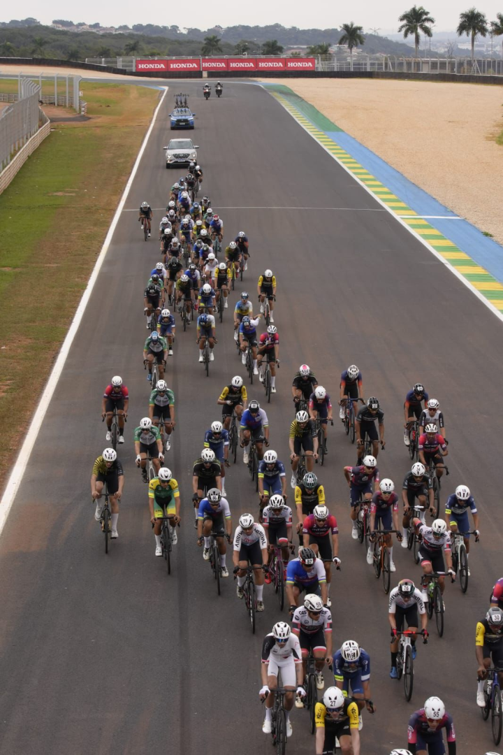 Equipe araponguense obtém 14º lugar na classificação geral da Volta Ciclística de Goiás