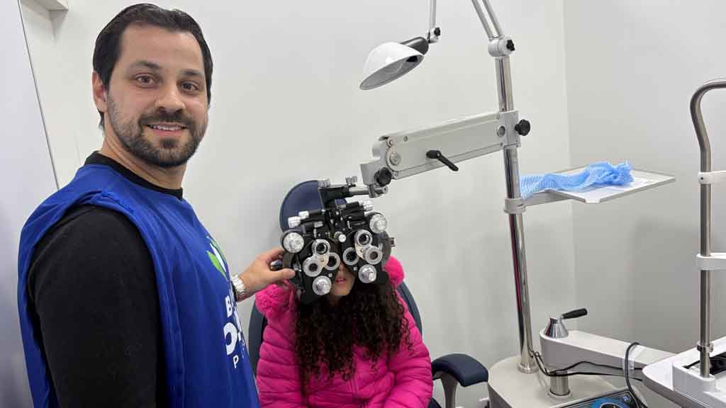 Bons Olhos Paraná realiza atendimento gratuito a alunos em Ivaiporã