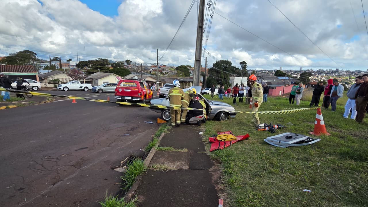 Motorista morre após bater carro contra poste em Apucarana