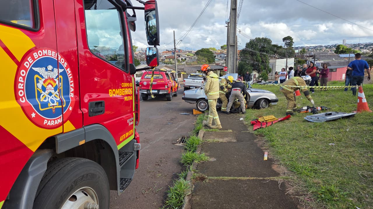 Motorista morre após bater carro contra poste em Apucarana