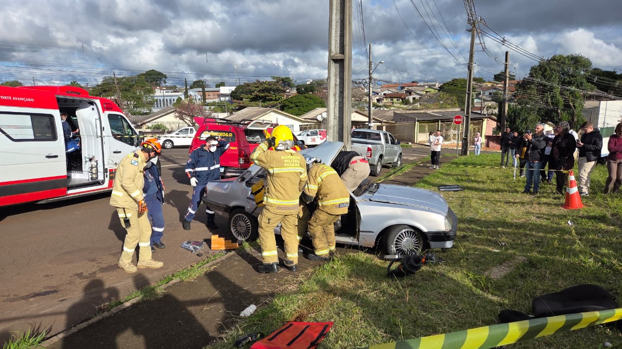 Motorista morre após bater carro contra poste em Apucarana