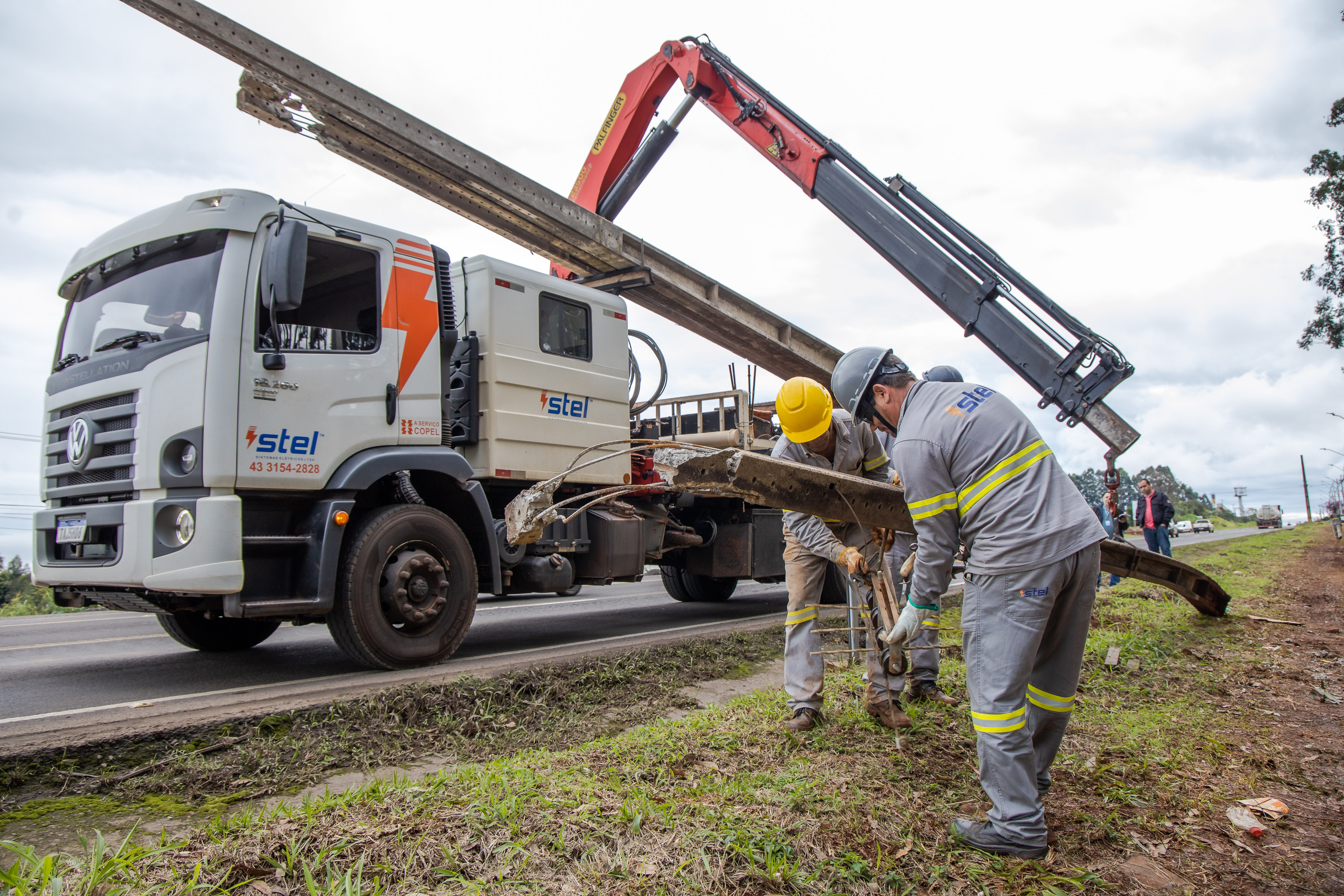 Realocação da rede elétrica é concluída para destravar duplicação da Avenida Minas Gerais