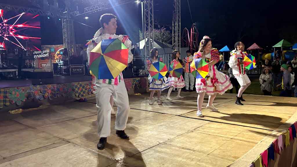 Arraiá de Ivaiporã confirma sucesso com shows, quadrilhas e grande público, veja fotos