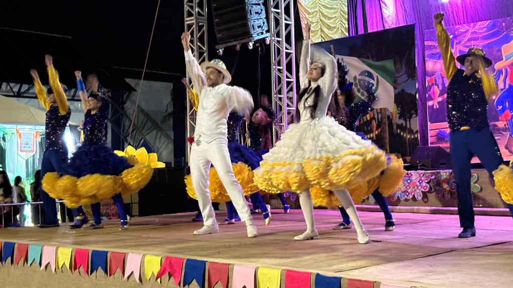 Arraiá de Ivaiporã confirma sucesso com shows, quadrilhas e grande público, veja fotos