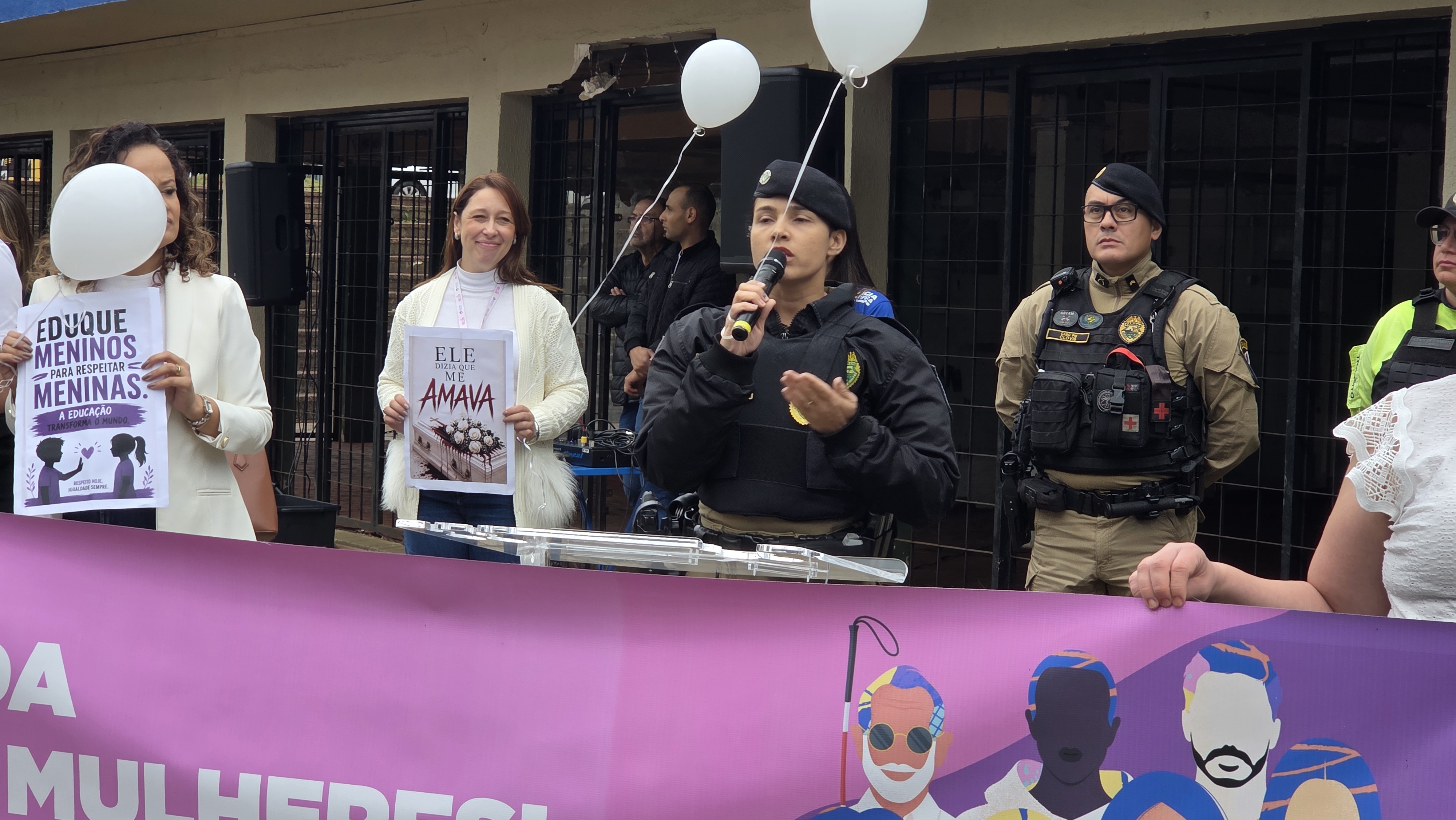 Caminhada do Meio-Dia mobiliza Apucarana contra o feminicídio