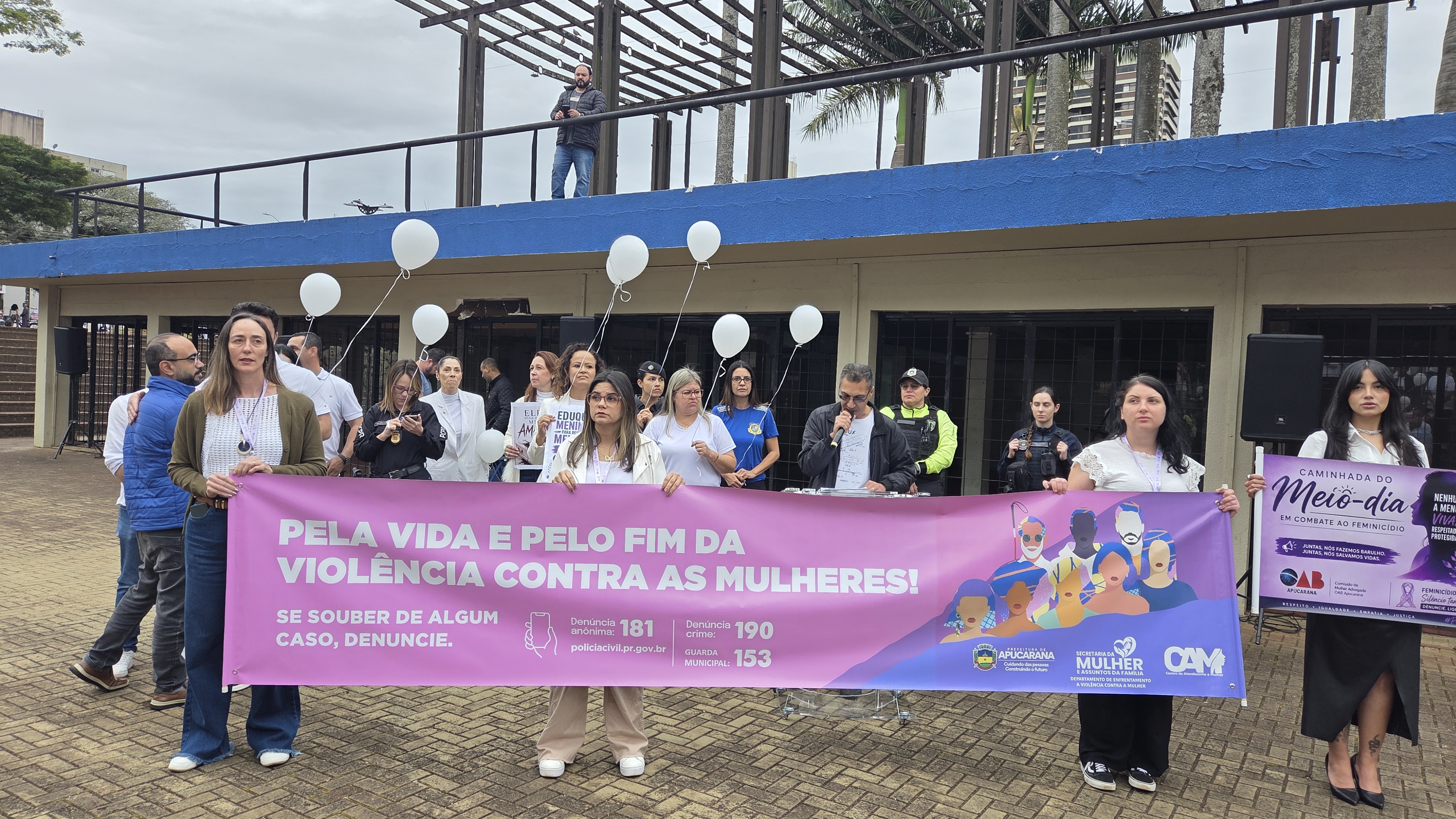 Caminhada do Meio-Dia mobiliza Apucarana contra o feminicídio