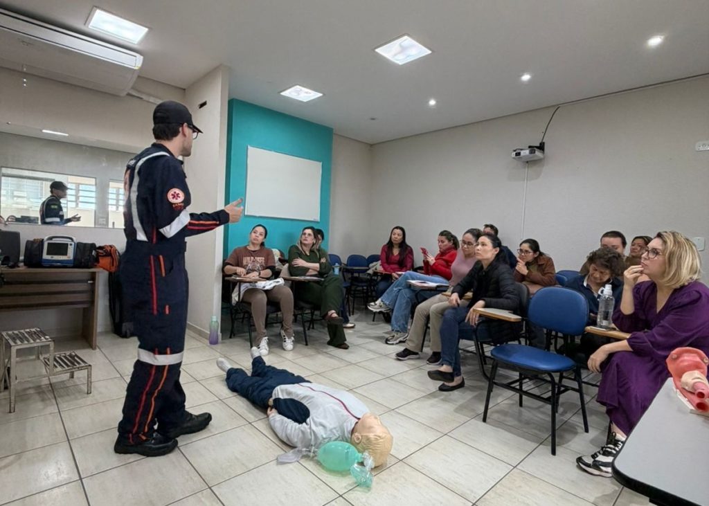 Capacitação em emergência cardiológica fortalece atendimento nas UBSs de Apucarana