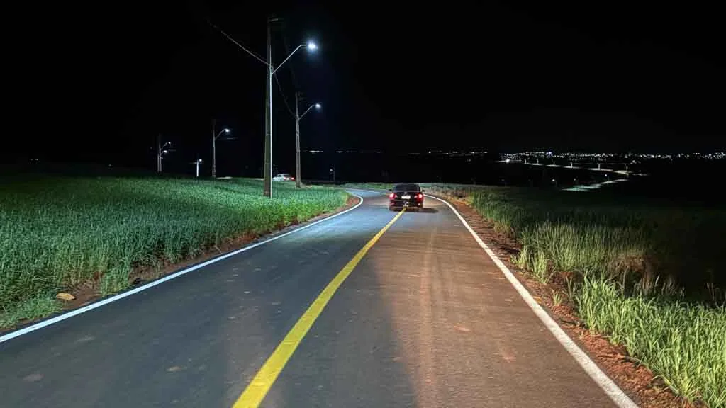 Carlos Gil inaugura asfalto e iluminação da Rodovia Pedro Galeano em Santa Bárbara