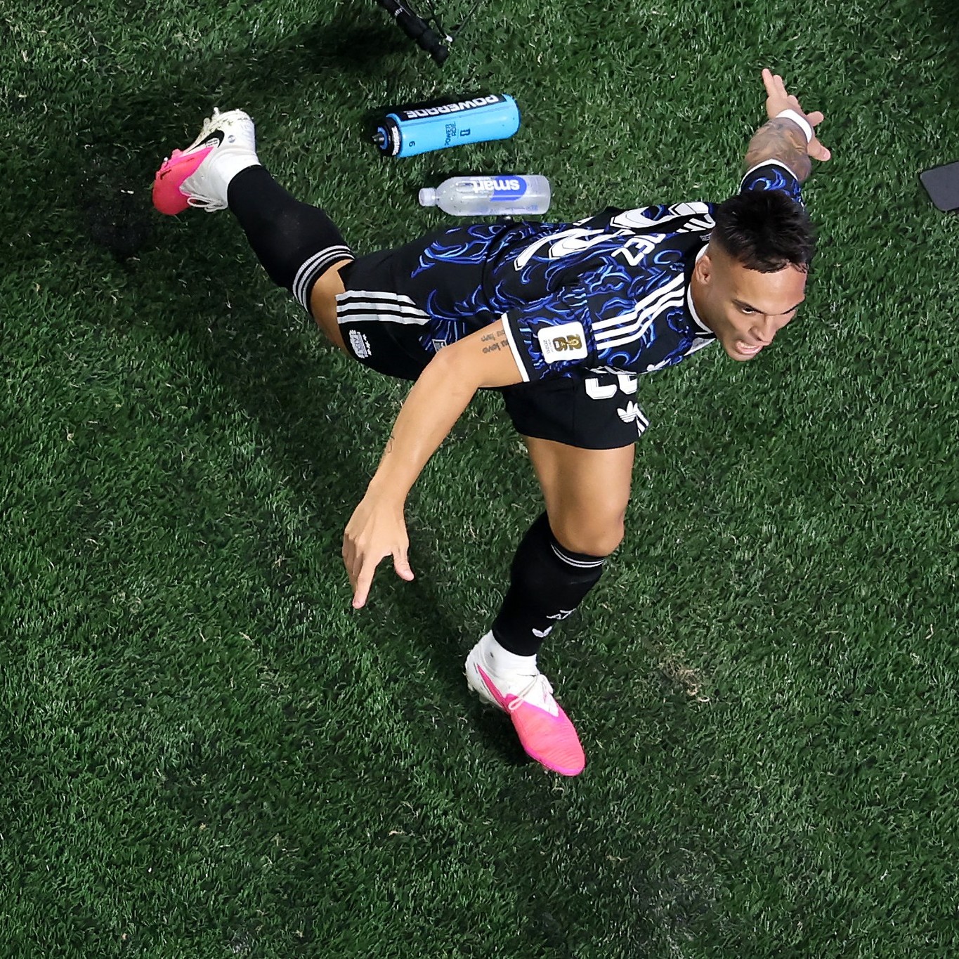 De virada, Argentina vence a Inglaterra e encara a Espanha na final da Copa