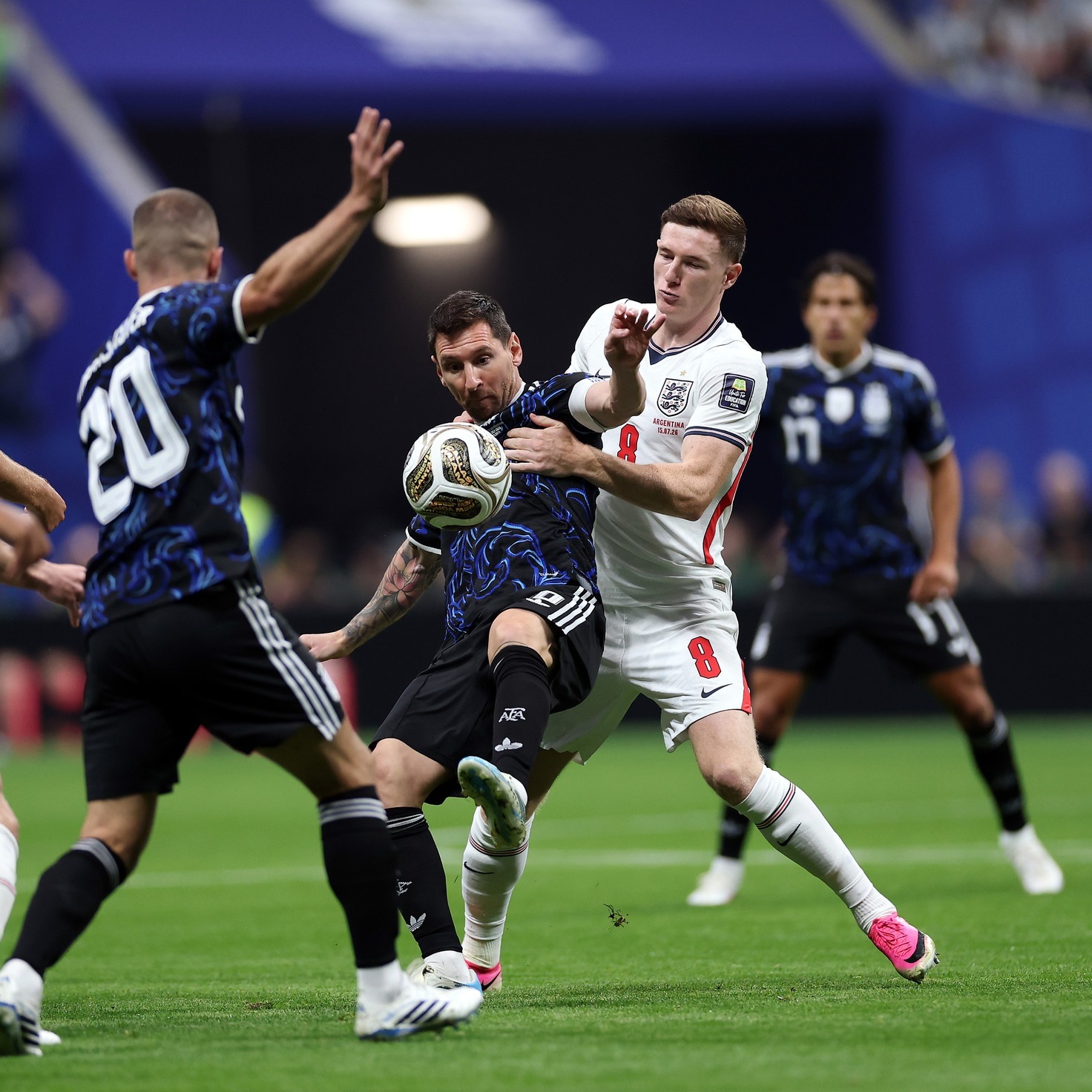 De virada, Argentina vence a Inglaterra e encara a Espanha na final da Copa