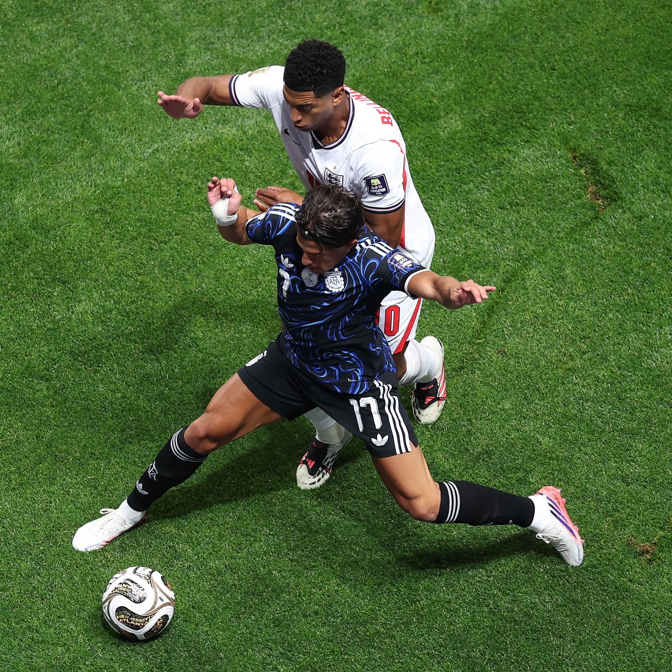 De virada, Argentina vence a Inglaterra e encara a Espanha na final da Copa