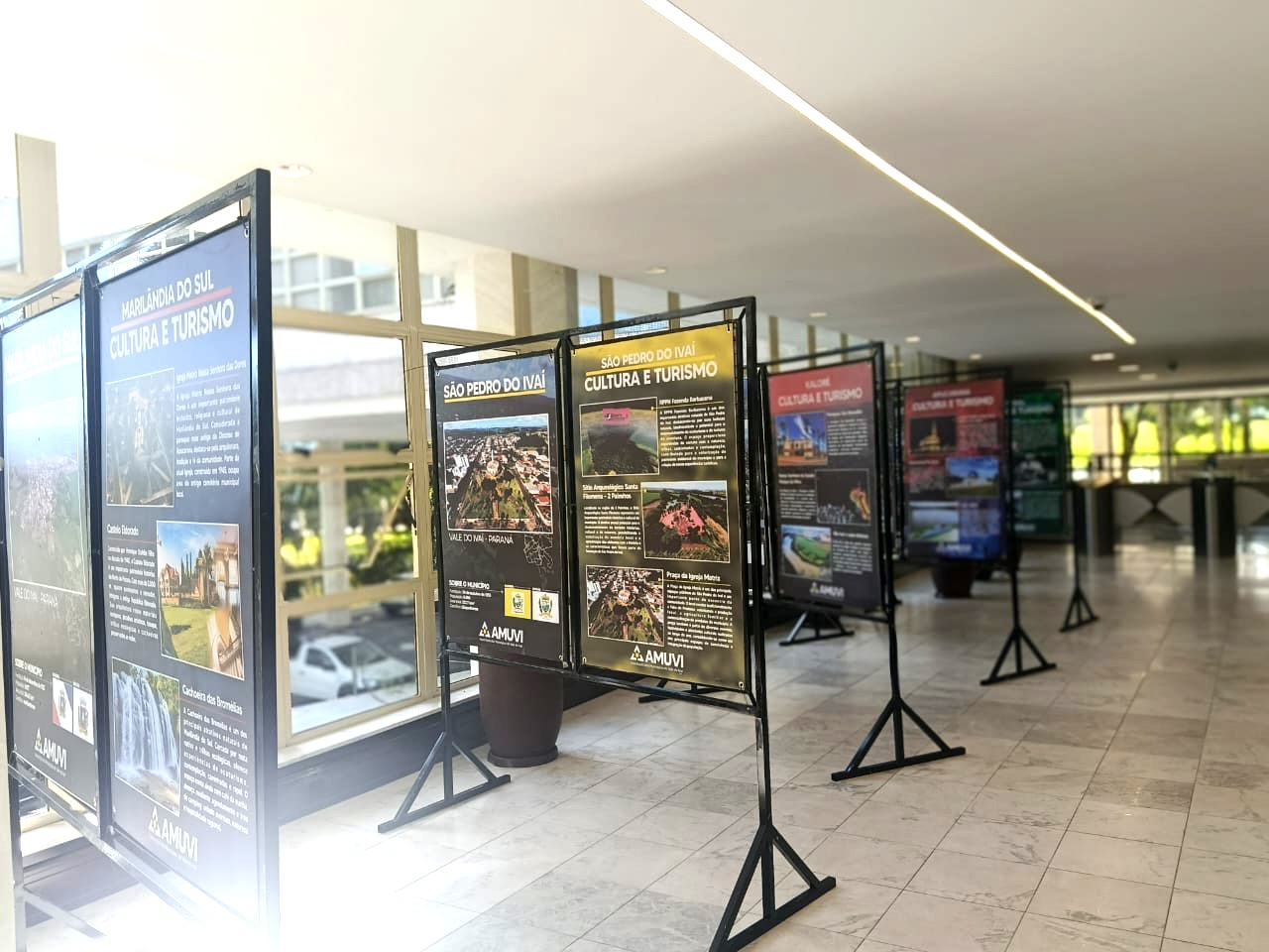 Amuvi realiza Mostra da Exposição Riquezas do Vale na Assembleia Legislativa do Paraná
