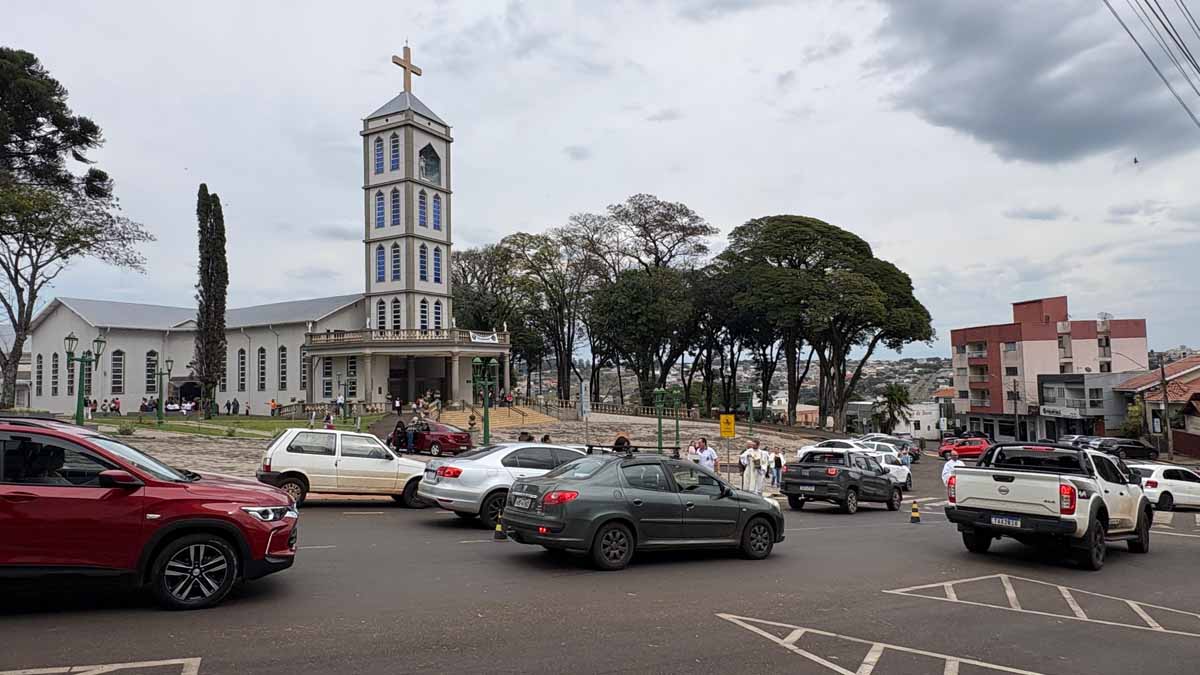 Festa do Bom Jesus mantém tradição e reúne multidão em Ivaiporã