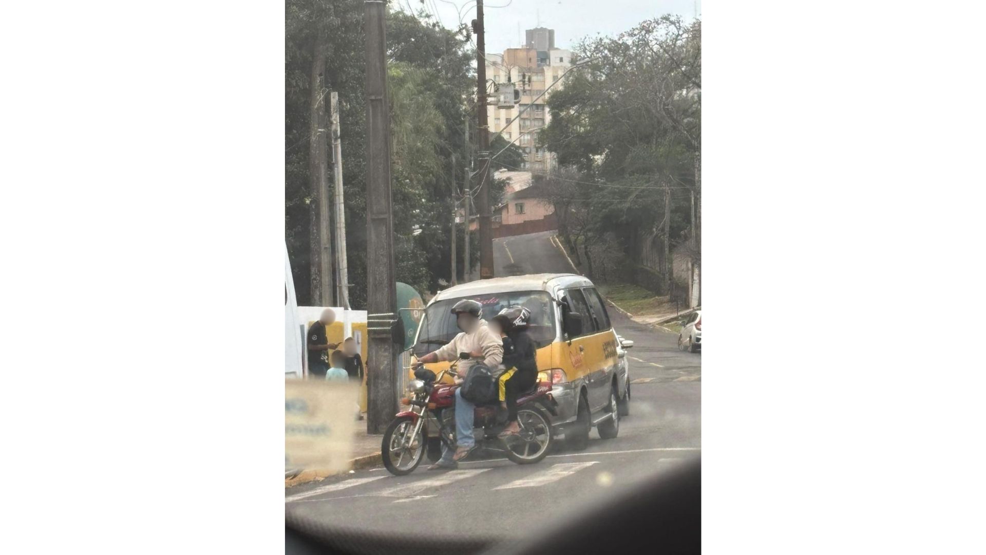 Página vira 'fiscal' do trânsito e expõe irregularidades em Apucarana; veja fotos