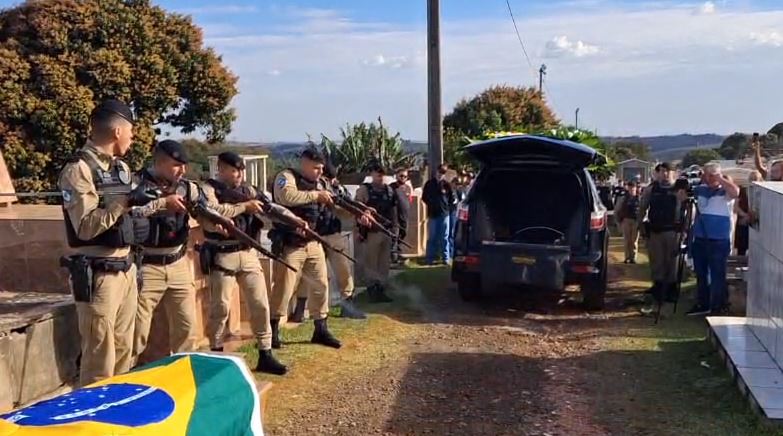 PM vítima de infarto é sepultado com honras militares em Apucarana
