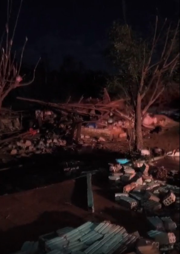 Tornado com ventos a mais de 300km/h deixa feridos e destruição no RS