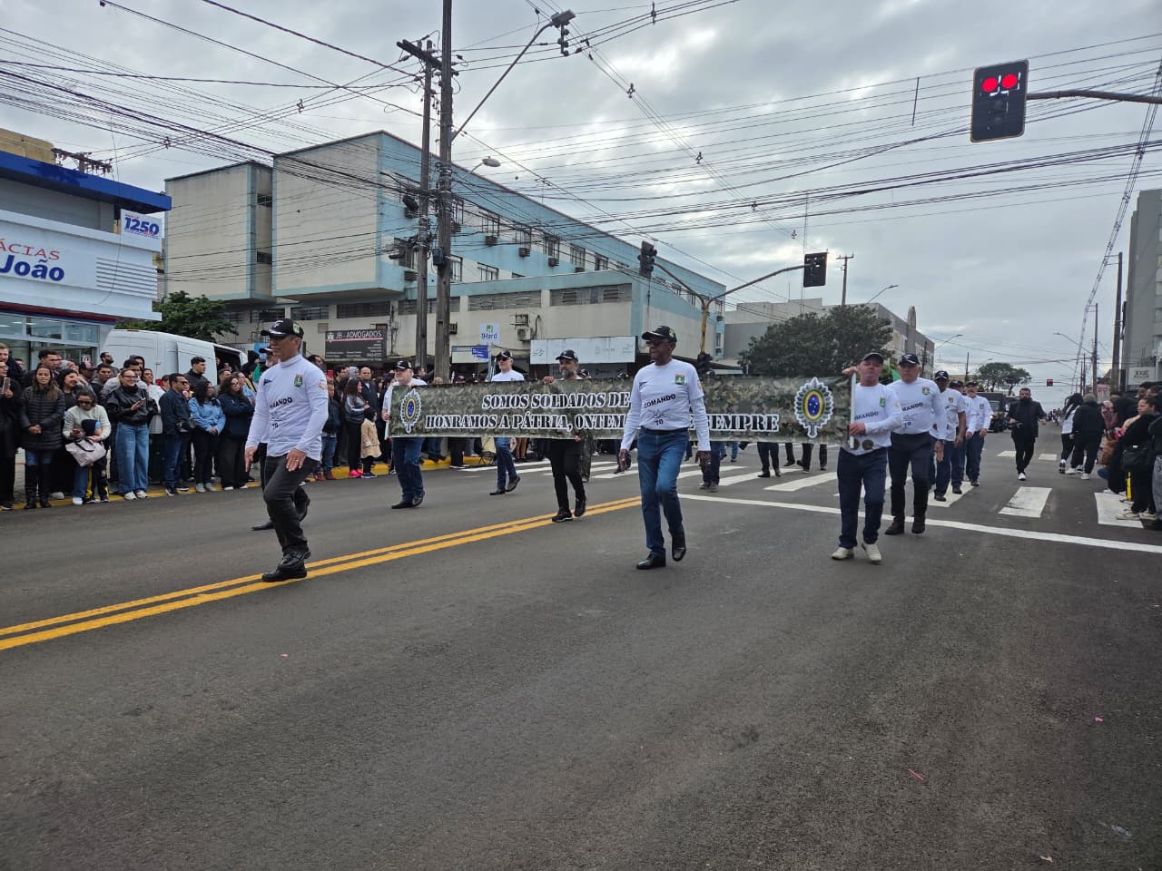 Desfile da Independência reúne 90 entidades e atrai grande público em Apucarana