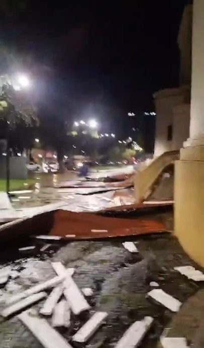FOTOS: Temporal com ventos de 125 km/h deixa rastro de destruição em Apucarana