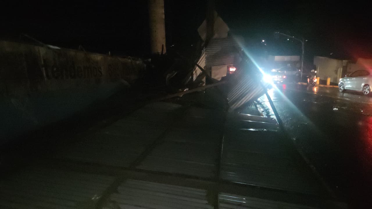 FOTOS: Temporal com ventos de 125 km/h deixa rastro de destruição em Apucarana