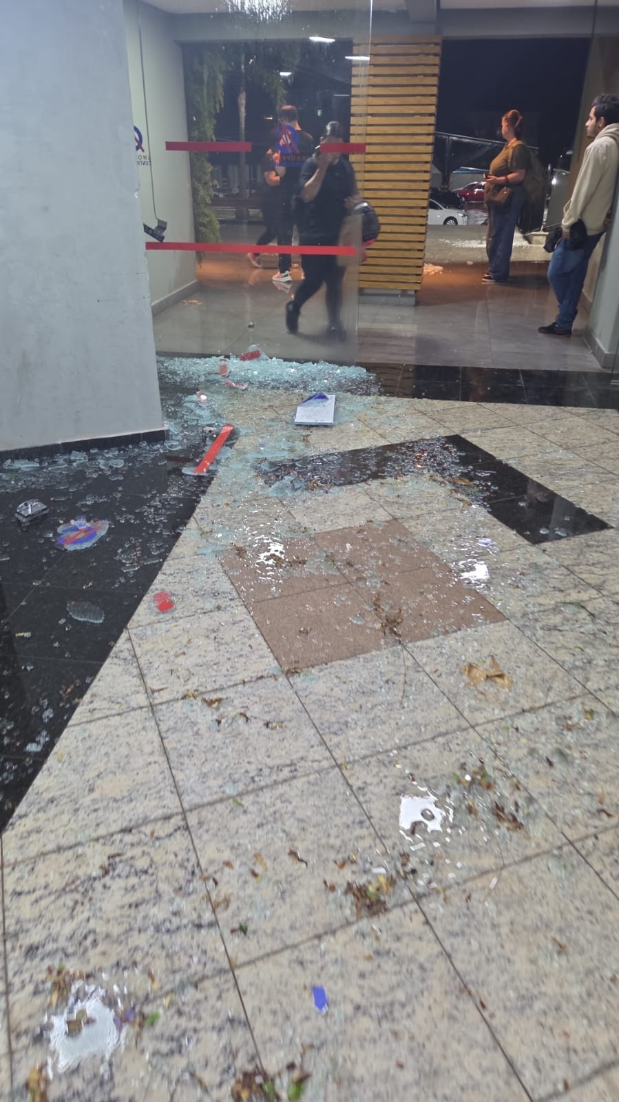 FOTOS: Temporal com ventos de 125 km/h deixa rastro de destruição em Apucarana